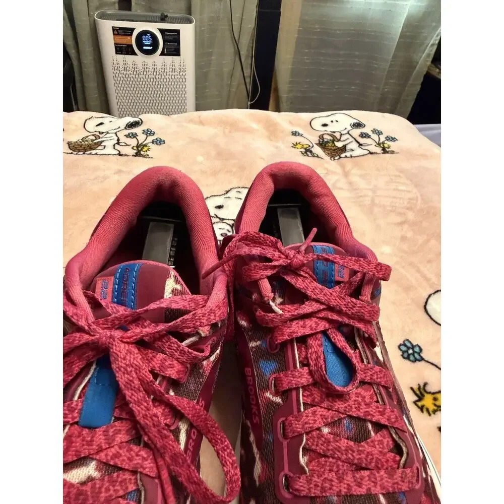 Brooks Adrenaline GTS 22 Women’s Magenta/White Lace-Up Mesh Run